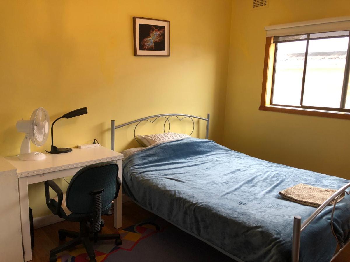 A Single Room Near The Railway Station Melbourne Exteriér fotografie